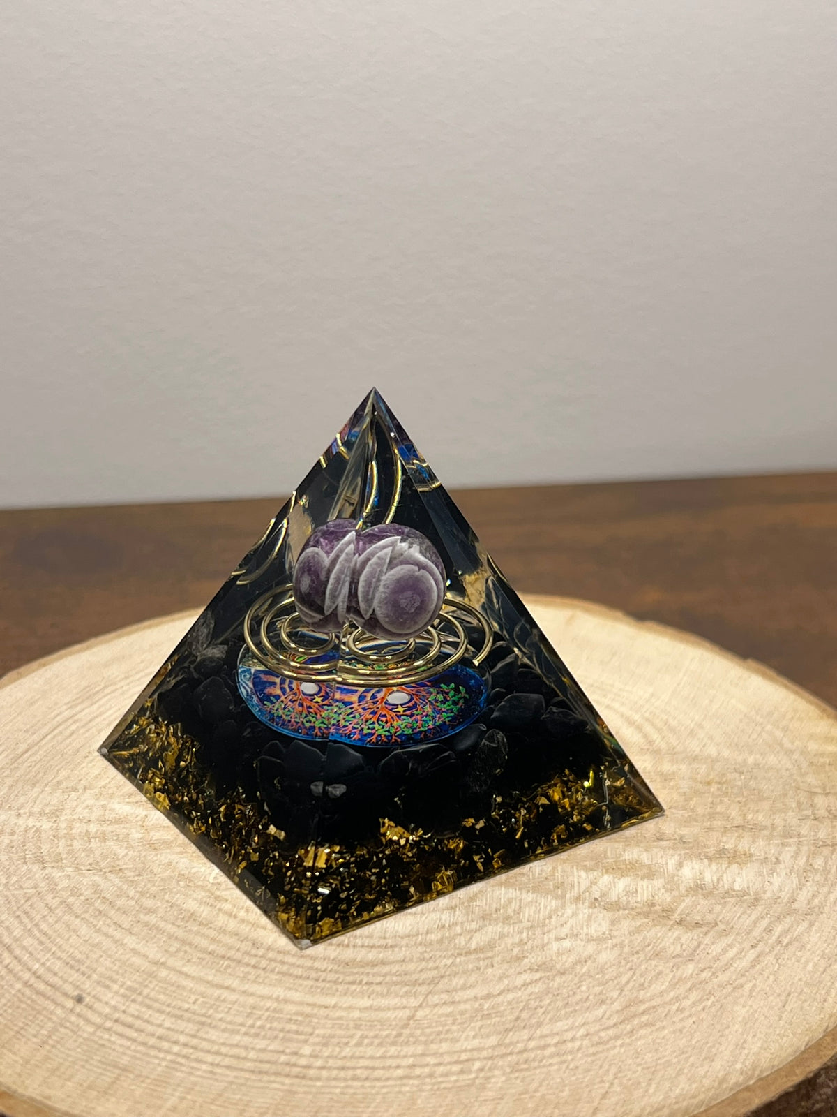Orgonite Pyramide 60mm – Améthyste & Obsidienne Noire